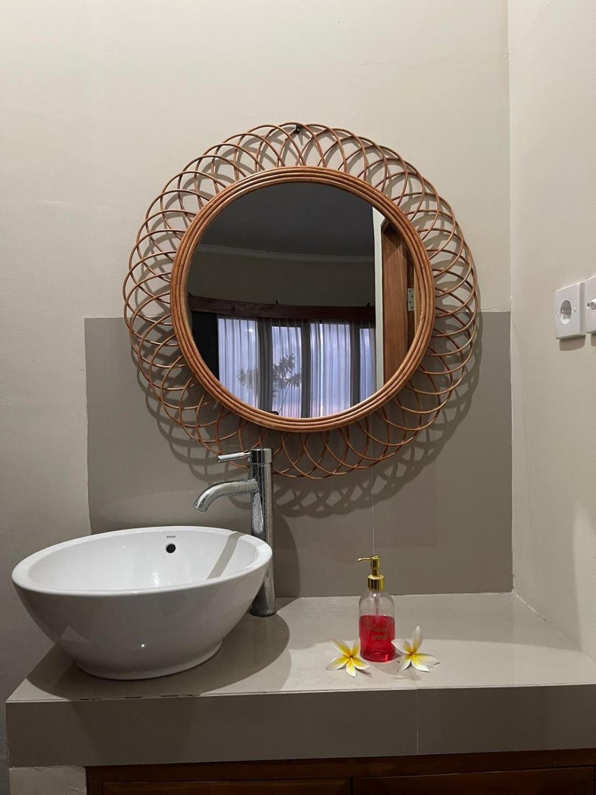 Canggu Nadi 2 Guest House Екстер'єр фото